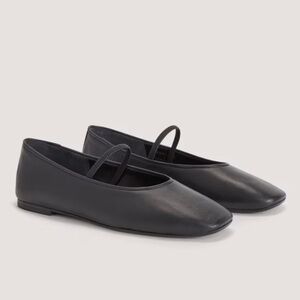 Everlane Black Leather The Day Mary Jane Flat in Size 6.5